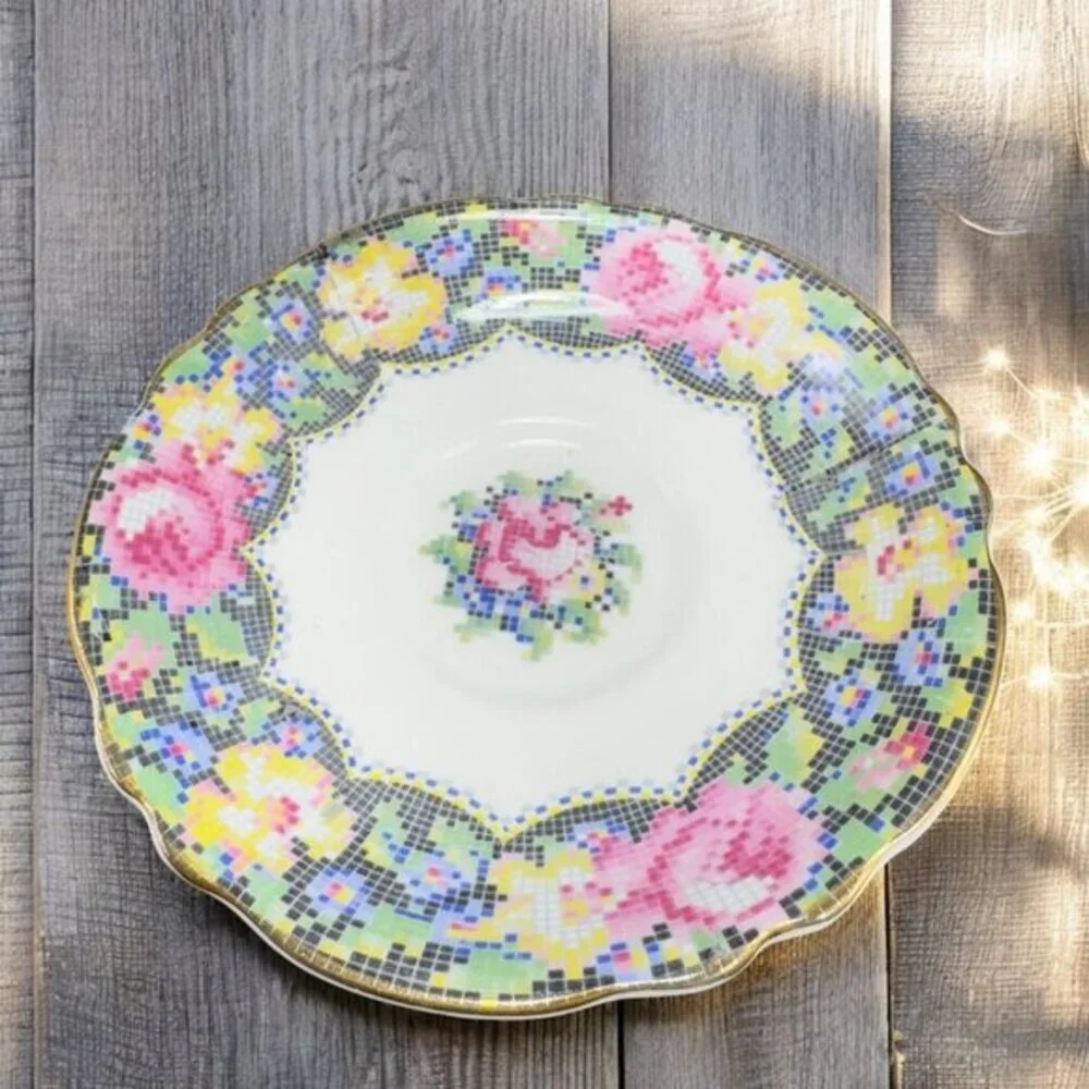 PARAGON Teacup‎ and Saucer Gingham Rose Needlepoint Pattern Porcelain Bone China